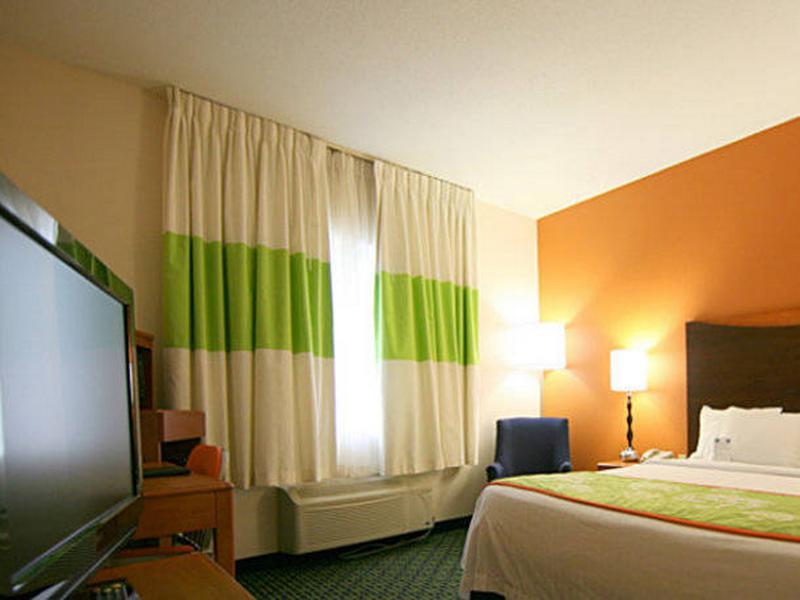 Fairfield Inn & Suites Kansas City Airport Εξωτερικό φωτογραφία