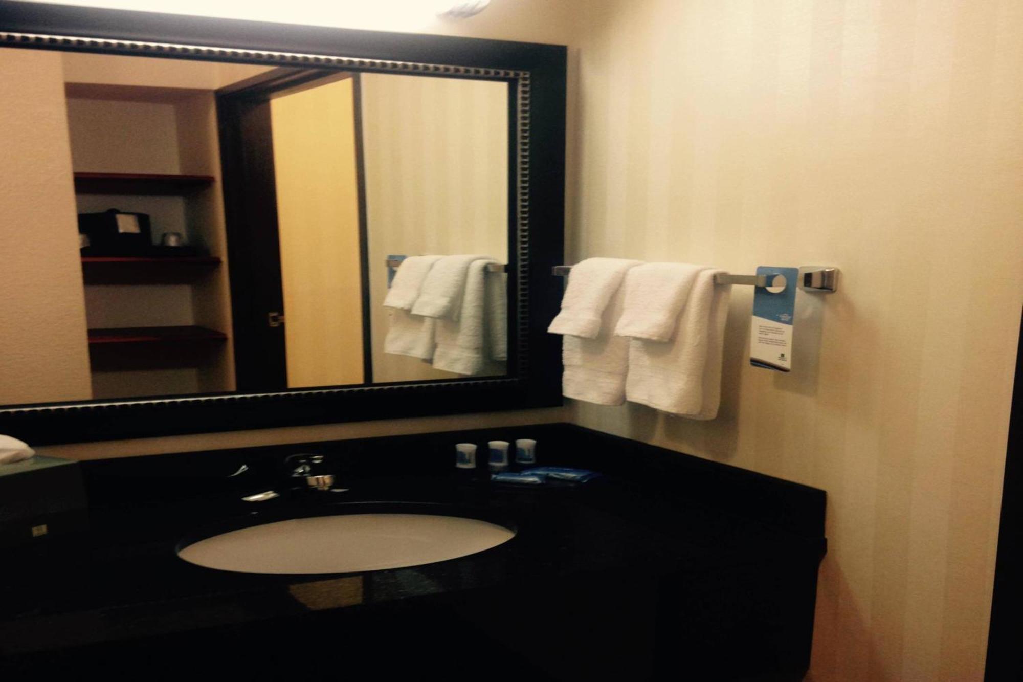 Fairfield Inn & Suites Kansas City Airport Εξωτερικό φωτογραφία