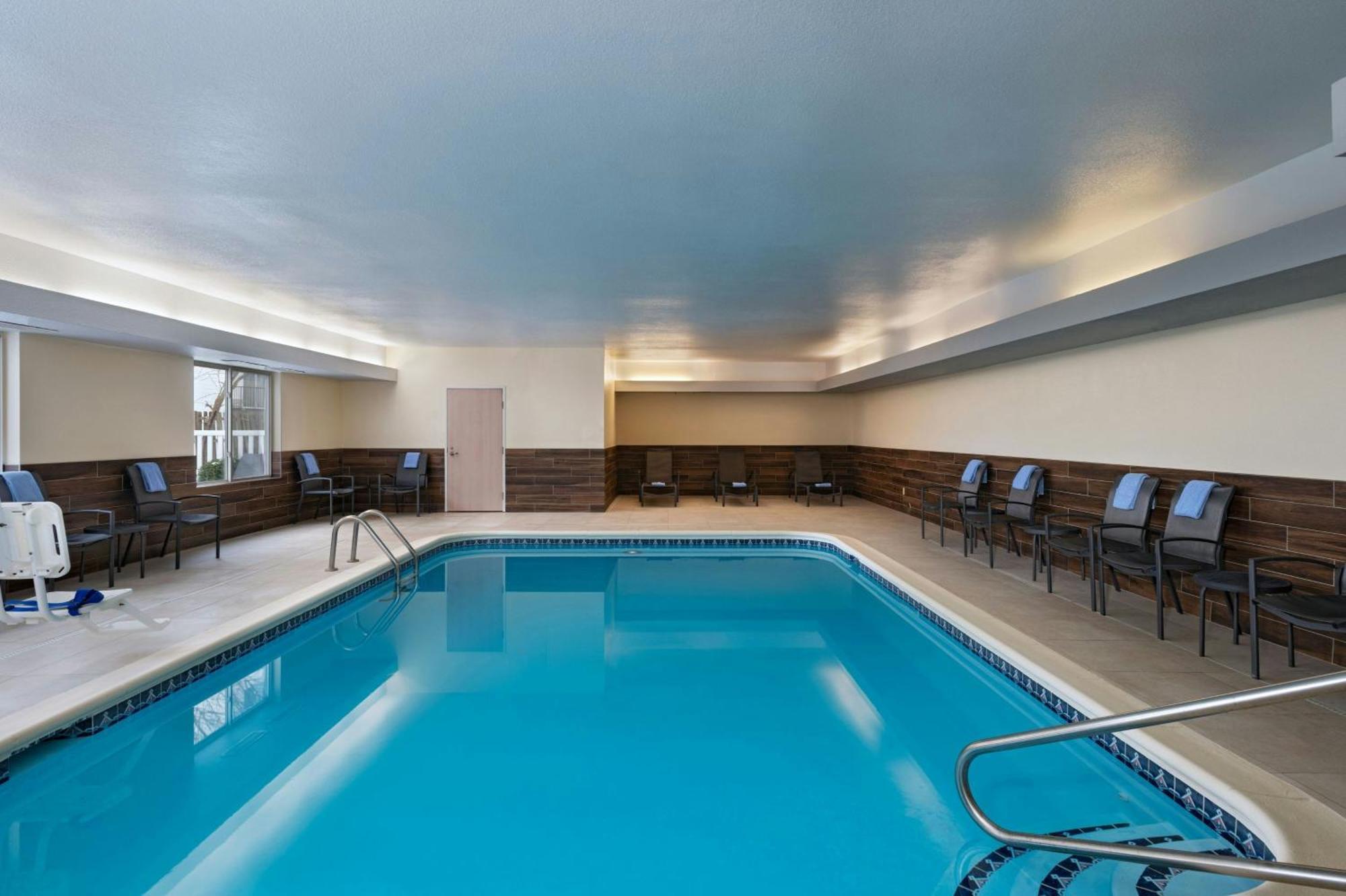 Fairfield Inn & Suites Kansas City Airport Εξωτερικό φωτογραφία